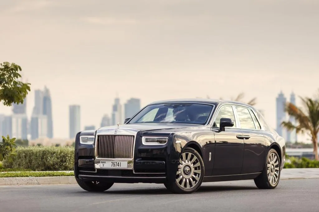 Dubai Rolls Royce Rental and Luxury Chauffeur Service