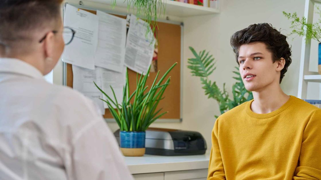 What Key Techniques Are Taught in Narrative Therapy Training?